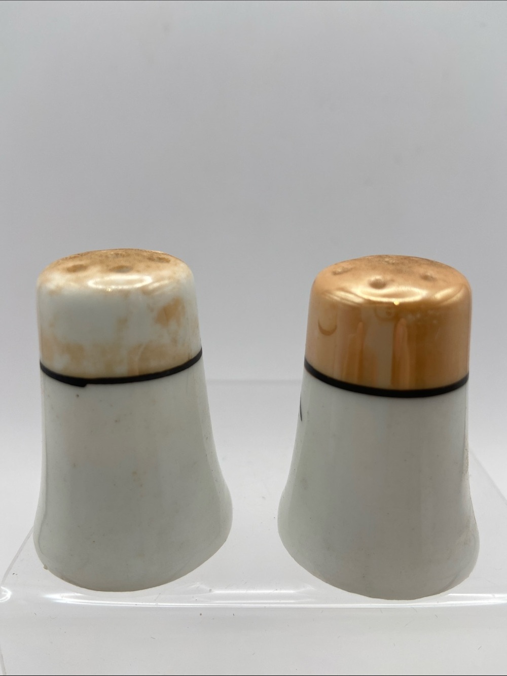 Vintage Hand Painted Ceramic Lusterware Salt and Pepper Shakers Set of 2 - Picture 3 of 7